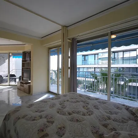 Apartment Vue Mer Reine Astrid