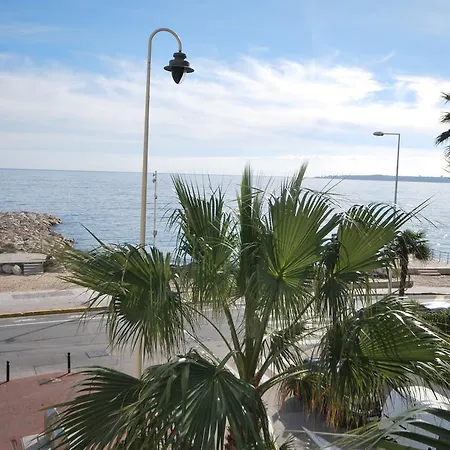 Apartment Vue Mer Reine Astrid *