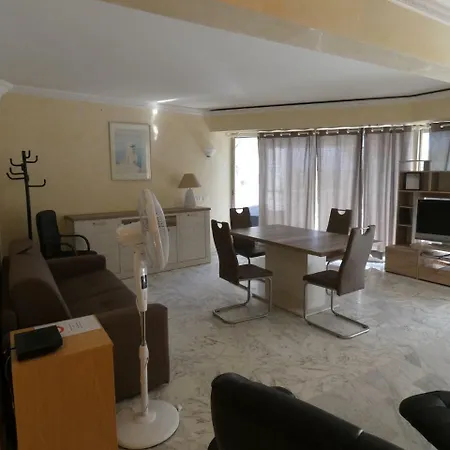 Vue Mer Reine Astrid Apartment